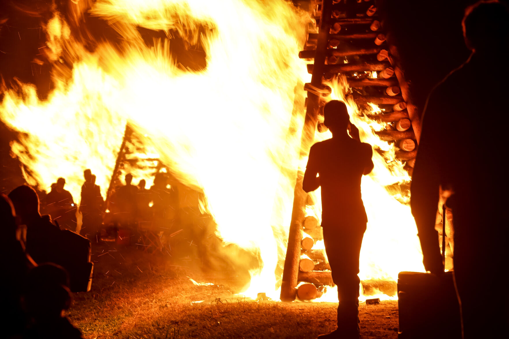 Bonfire on the dyke 2021